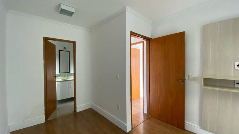 Imagem Casa com 3 Quartos à Venda, 223 m² em Parque Paduan - Taubaté
