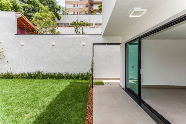 Imagem Sobrado com 3 Quartos à Venda, 302 m² em Vila Mariana - São Paulo