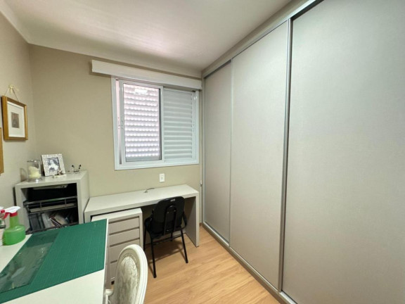 Imagem Apartamento com 3 Quartos à Venda, 78 m² em Petrópolis - Londrina