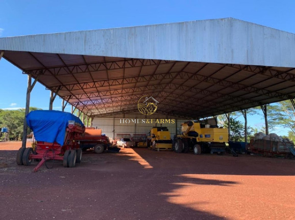 Imagem Imóvel com 3 Quartos à Venda, 3.700 m² em Centro - Nobres Imagem Imóvel com 3 Quartos à Venda, 3.700 m² em Centro - Nobres