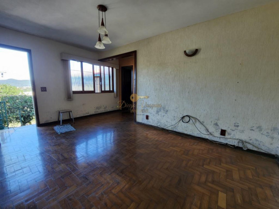 Imagem Casa com 4 Quartos à Venda, 360 m² em Jardim Europa - Teresópolis
