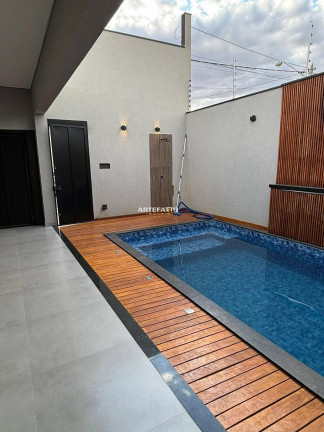 Casa com 3 Quartos à Venda, 148 m²