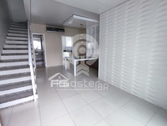 Imagem Casa com 3 Quartos à Venda, 90 m² em Lagoa Redonda - Fortaleza