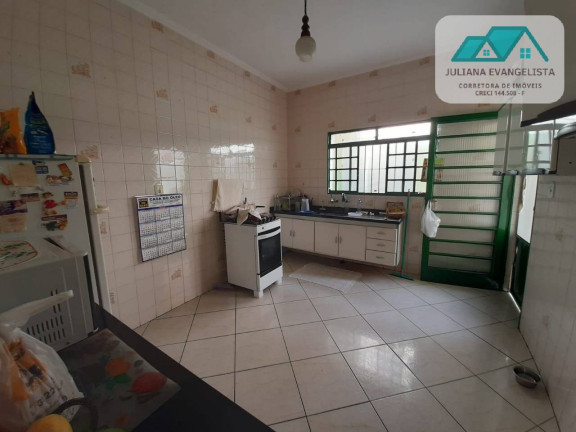 Imagem Casa com 3 Quartos à Venda, 300 m² em Jardim Rony - Guaratinguetá Imagem Casa com 3 Quartos à Venda, 300 m² em Jardim Rony - Guaratinguetá