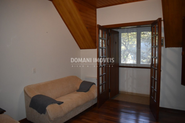Imagem Imóvel com 3 Quartos à Venda, 159 m² em Região De Capivari - Campos Do Jordão