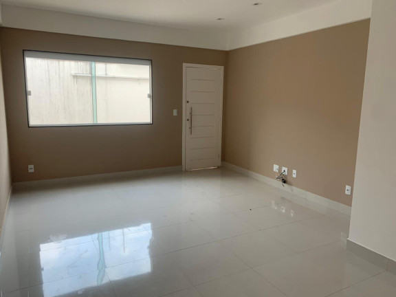 Imagem Casa com 3 Quartos à Venda, 129 m² Imagem Casa com 3 Quartos à Venda, 129 m²
