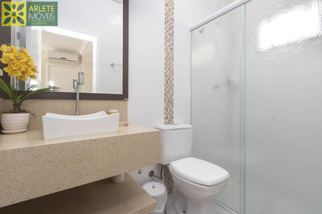 Imagem Casa com 3 Quartos para Alugar ou Temporada, 100 m² em Centro - Bombinhas