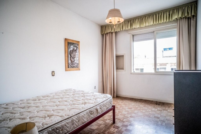 Imagem Imóvel com 3 Quartos à Venda, 141 m² em Menino Deus - Porto Alegre Imagem Imóvel com 3 Quartos à Venda, 141 m² em Menino Deus - Porto Alegre
