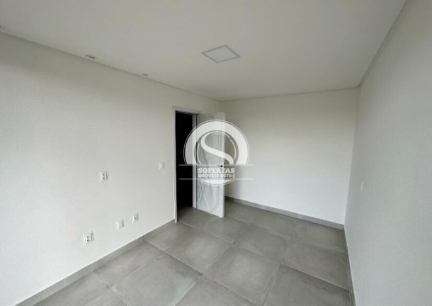 Imagem Casa com 5 Quartos à Venda, 196 m² Imagem Casa com 5 Quartos à Venda, 196 m²