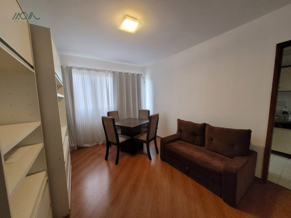 Imagem Imóvel com 1 Quarto para Alugar, 50 m² em Centro - Curitiba Imagem Imóvel com 1 Quarto para Alugar, 50 m² em Centro - Curitiba