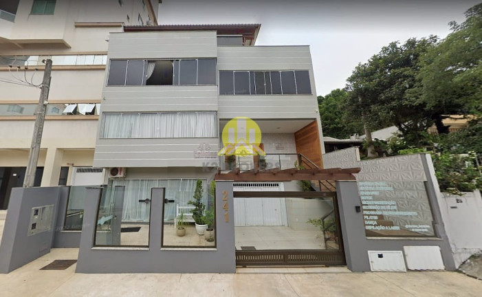 Casa à Venda, 671 m² em Monte Alegre - Camboriú