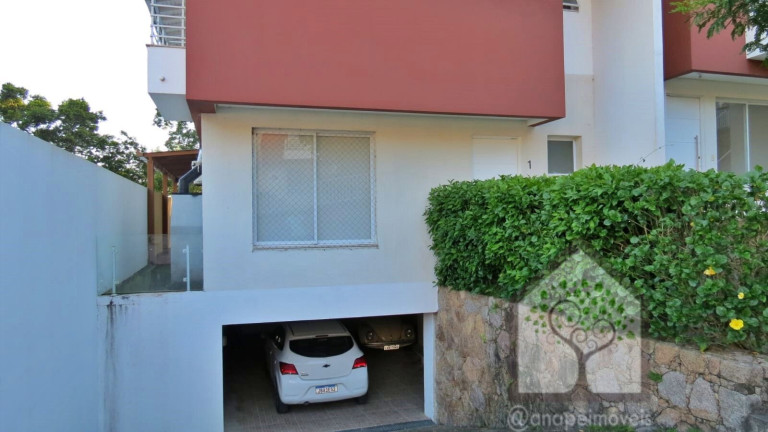 Imagem Casa com 3 Quartos à Venda, 205 m² em Sambaqui - Florianópolis Imagem Casa com 3 Quartos à Venda, 205 m² em Sambaqui - Florianópolis
