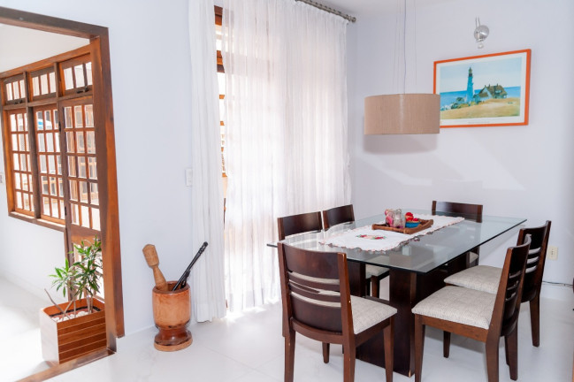 Imagem Casa com 5 Quartos à Venda, 300 m² em Estreito - Florianópolis Imagem Casa com 5 Quartos à Venda, 300 m² em Estreito - Florianópolis