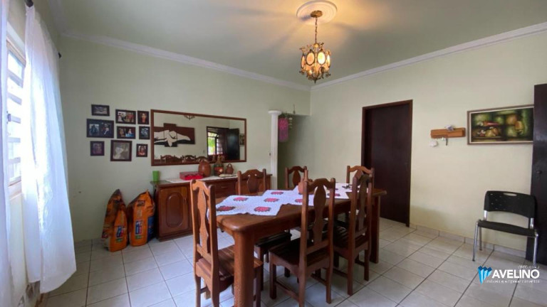 Imagem Casa com 3 Quartos à Venda, 210 m² em Vila São Luiz - Dourados Imagem Casa com 3 Quartos à Venda, 210 m² em Vila São Luiz - Dourados
