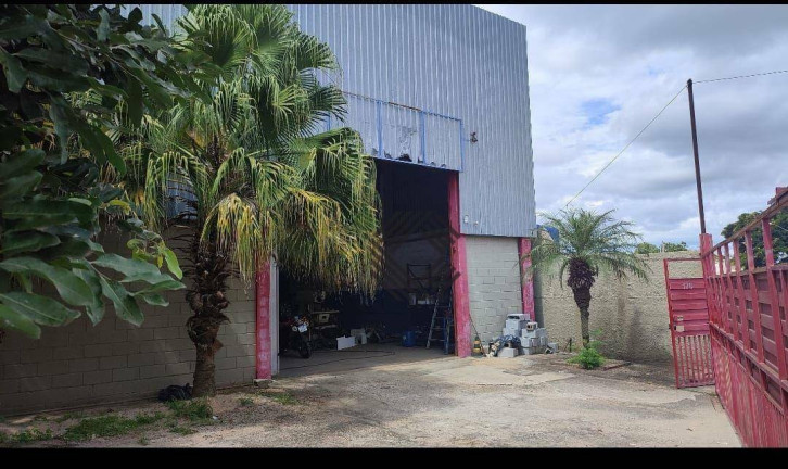 Galpão à Venda, 700 m² em Iporanga - Sorocaba