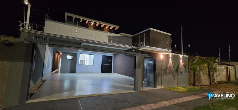 Casa com 8 Quartos à Venda, 220 m² em Vila Carlota - Campo Grande