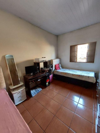 Imagem Casa com 2 Quartos à Venda, 70 m² em Jardim Cristina - Botucatu