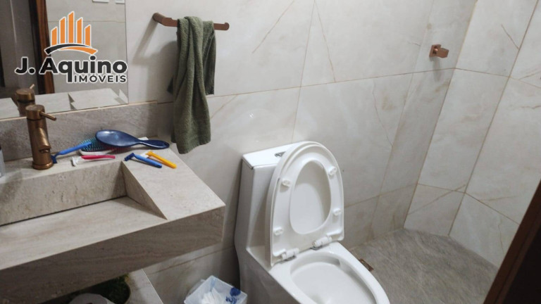 Imagem Casa com 3 Quartos à Venda, em Sapiranga - Fortaleza Imagem Casa com 3 Quartos à Venda, em Sapiranga - Fortaleza