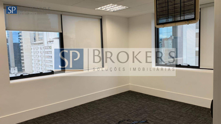 Imagem Sala Comercial à Venda ou Locação, 225 m² em Itaim Bibi - São Paulo Imagem Sala Comercial à Venda ou Locação, 225 m² em Itaim Bibi - São Paulo