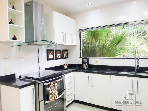 Imagem Casa com 4 Quartos à Venda, 225 m² em Quebra Frascos - Teresópolis