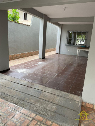 Casa com 5 Quartos à Venda, 200 m² em Centro - Vila Velha
