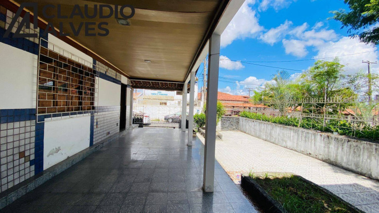 Imagem Casa com 5 Quartos à Venda, 292 m² em Centro - Feira De Santana Imagem Casa com 5 Quartos à Venda, 292 m² em Centro - Feira De Santana