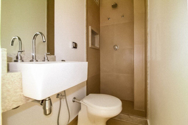Imagem Imóvel com 2 Quartos à Venda, em Copacabana - Rio De Janeiro Imagem Imóvel com 2 Quartos à Venda, em Copacabana - Rio De Janeiro