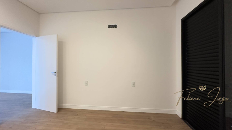 Imagem Casa com 3 Quartos à Venda, 327 m² em Roncáglia - Valinhos Imagem Casa com 3 Quartos à Venda, 327 m² em Roncáglia - Valinhos