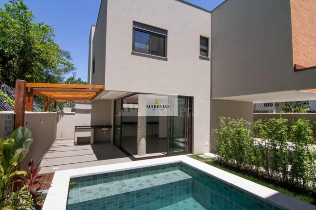 Casa com 3 Quartos à Venda, 202 m² em Camburi - São Sebastião
