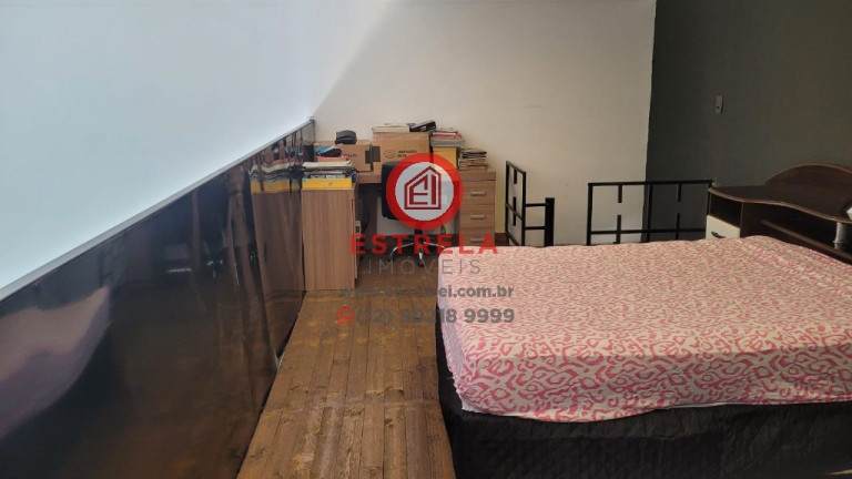 Imagem Casa com 3 Quartos à Venda, 230 m² em Jardim Jacinto - Jacareí Imagem Casa com 3 Quartos à Venda, 230 m² em Jardim Jacinto - Jacareí