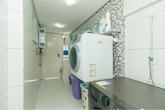 Imagem Casa com 3 Quartos à Venda, 170 m² em Passo Da Areia - Porto Alegre Imagem Casa com 3 Quartos à Venda, 170 m² em Passo Da Areia - Porto Alegre