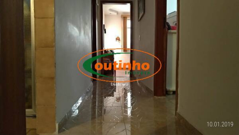 Imagem Casa com 4 Quartos à Venda, 250 m² em Vila Isabel - Rio De Janeiro Imagem Casa com 4 Quartos à Venda, 250 m² em Vila Isabel - Rio De Janeiro
