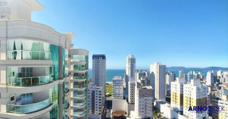 Apartamento com 3 Quartos à Venda, 129 m² em Meia Praia - Itapema