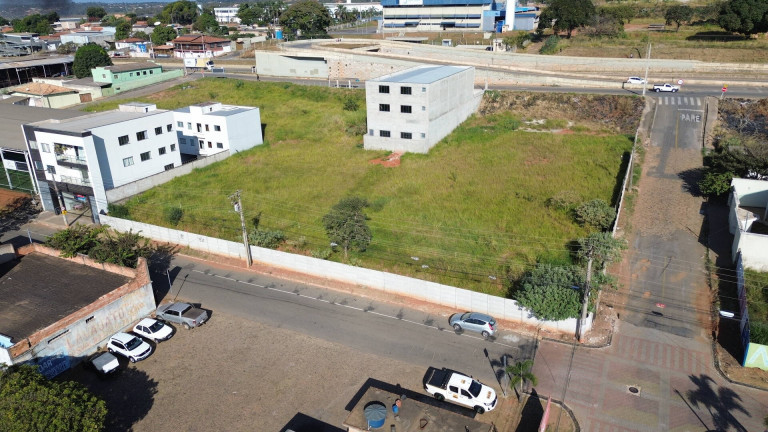 Terreno à Venda, 2.880 m² em Mateus Leme
