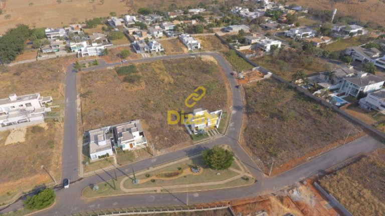 Casa à Venda,  em Condomínio Parque Das Nogueiras - Sete Lagoas