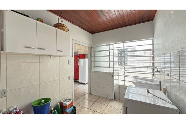 Imagem Casa com 3 Quartos à Venda, em Cristal - Porto Alegre Imagem Casa com 3 Quartos à Venda, em Cristal - Porto Alegre