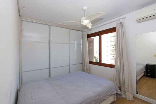 Imagem Imóvel com 2 Quartos à Venda, 143 m² em Menino Deus - Porto Alegre Imagem Imóvel com 2 Quartos à Venda, 143 m² em Menino Deus - Porto Alegre