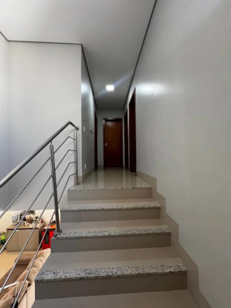 Imagem Casa com 3 Quartos à Venda, 215 m² em Jardim Califórnia - Cuiabá