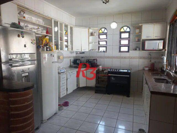 Imagem Casa com 5 Quartos à Venda, 600 m² em Vila Voturuá - São Vicente
