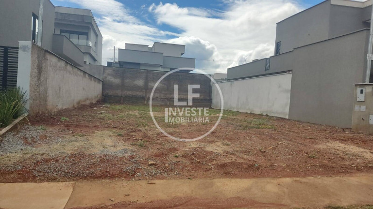 Terreno em Condomínio à Venda, 312 m² em Jardim Cristal - Aparecida De Goiânia