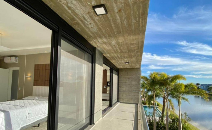 Imagem Casa com 5 Quartos à Venda, 350 m² em Centro - Xangri-lá