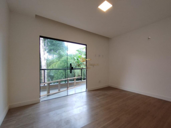 Imagem Casa com 4 Quartos à Venda, 192 m² em Vargem Grande - Teresópolis