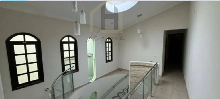 Imagem Casa com 4 Quartos à Venda, 264 m² em Vila Pires - Santo André