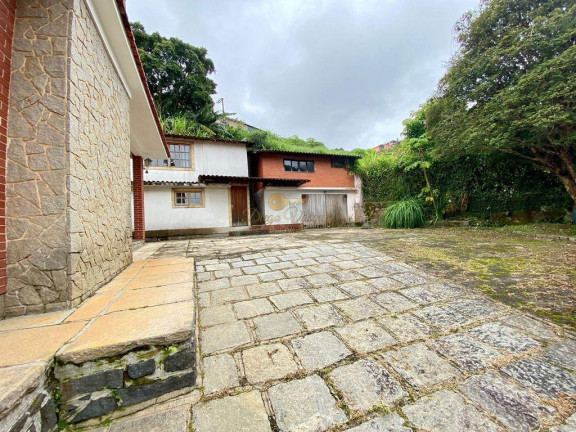 Imagem Casa com 7 Quartos à Venda, 280 m² em Araras - Teresópolis Imagem Casa com 7 Quartos à Venda, 280 m² em Araras - Teresópolis