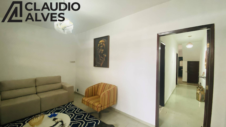 Imagem Casa com 4 Quartos à Venda, 200 m² em Capuchinhos - Feira De Santana