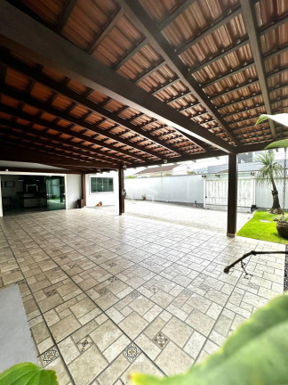 Imagem Casa com 3 Quartos à Venda, em Iririú - Joinville Imagem Casa com 3 Quartos à Venda, em Iririú - Joinville