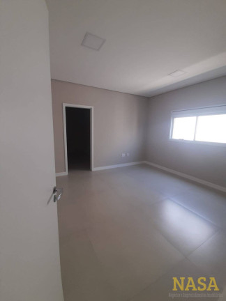 Imagem Casa com 3 Quartos à Venda, 365 m² em Jardim Itália - Cuiabá