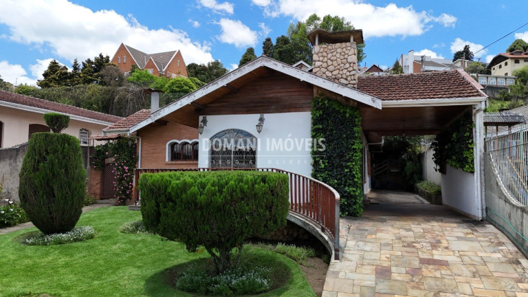 Imagem Casa com 3 Quartos à Venda, 280 m² em Região Da Abernéssia - Campos Do Jordão Imagem Casa com 3 Quartos à Venda, 280 m² em Região Da Abernéssia - Campos Do Jordão