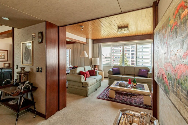 Imagem Apartamento com 3 Quartos à Venda, 185 m² em Moinhos De Vento - Porto Alegre
