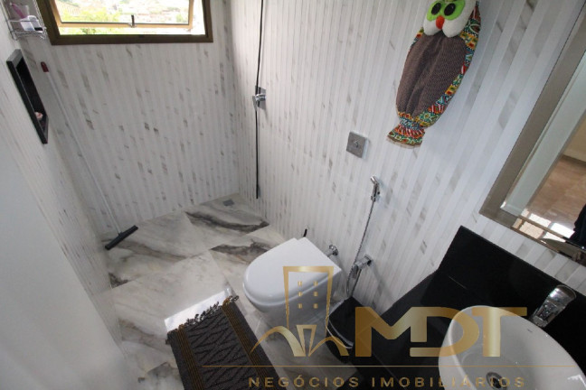 Imagem Sobrado com 5 Quartos à Venda, 220 m² em Copacabana - Belo Horizonte